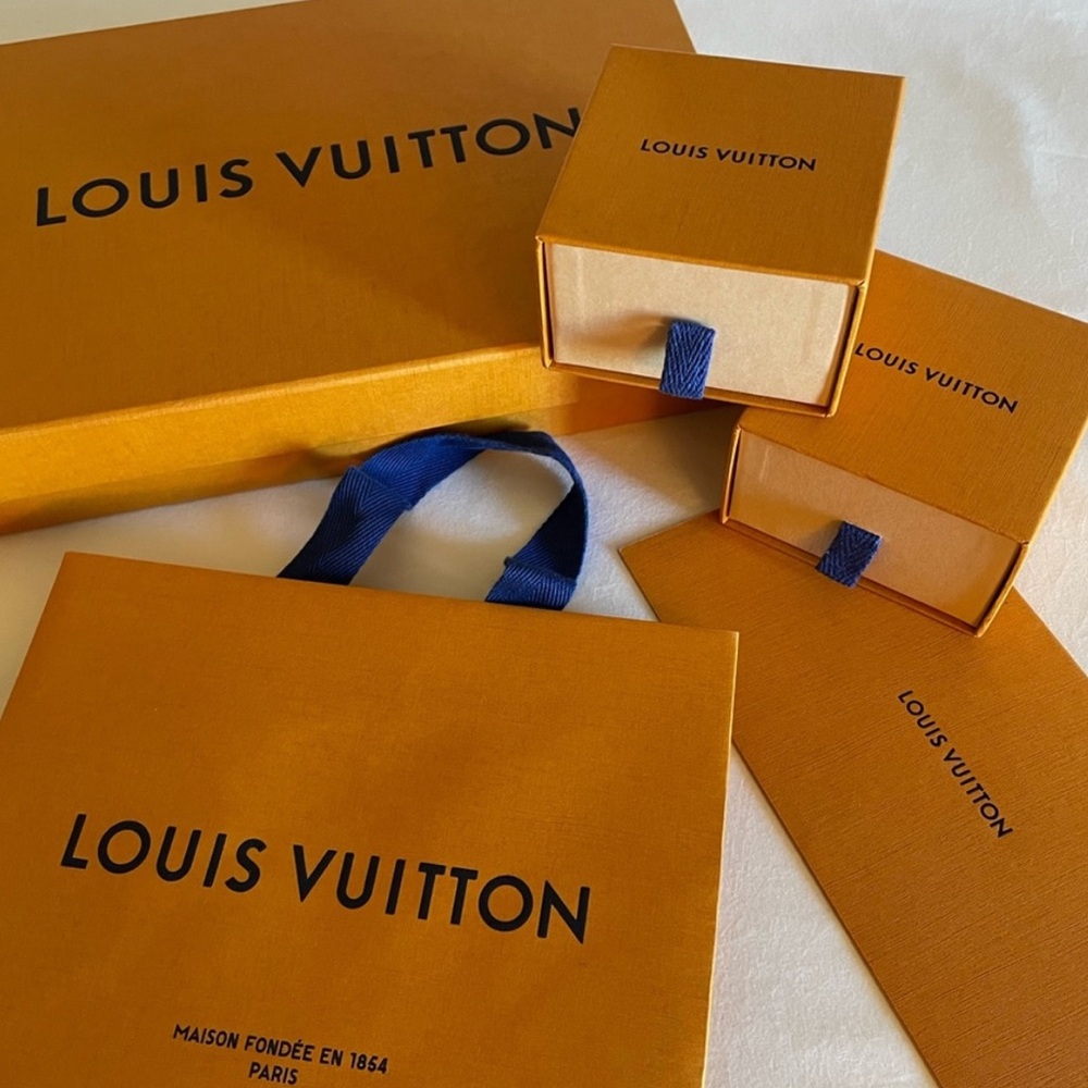 Louis Vuitton boxes (assorted)